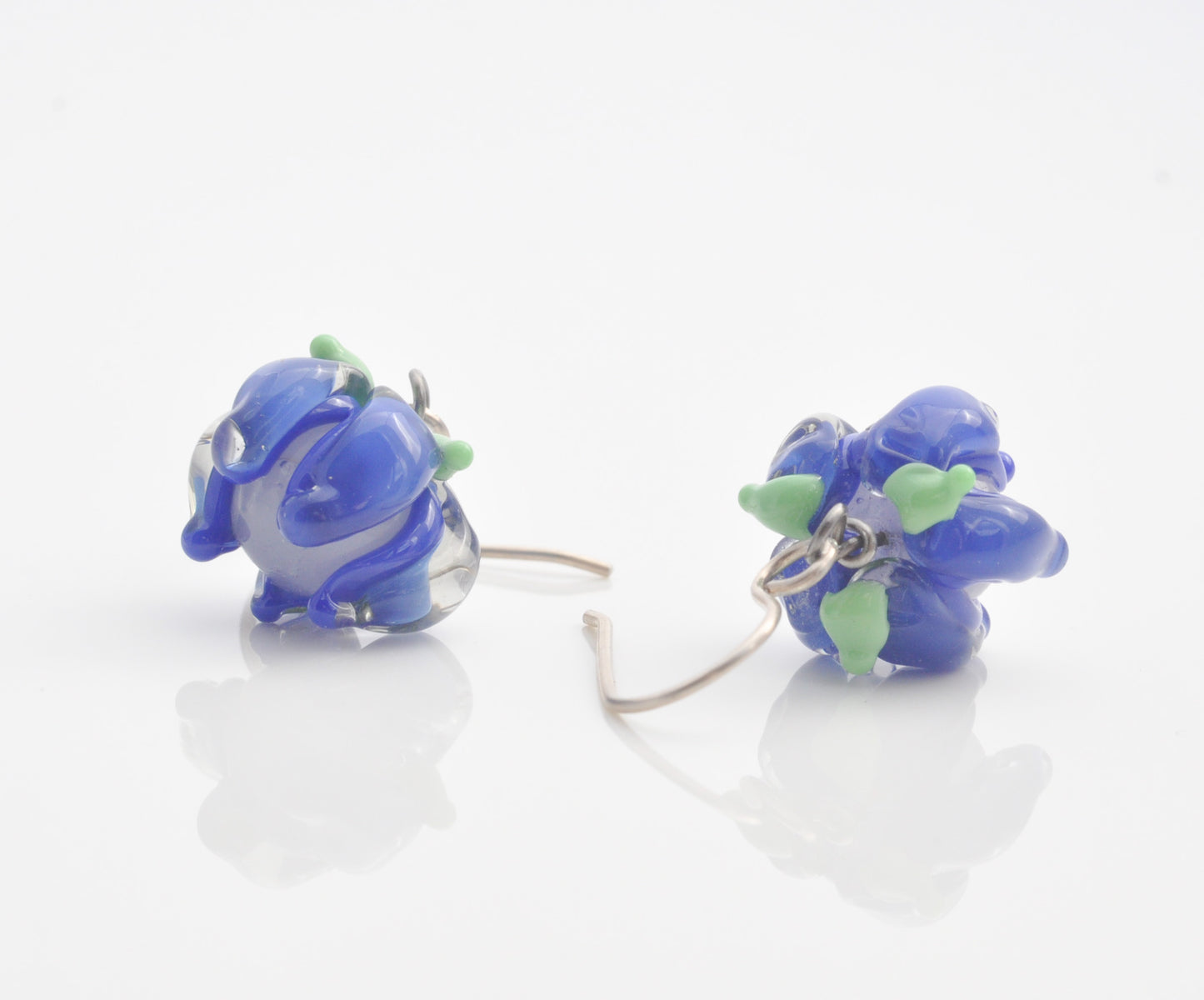Earrings: Lily drops