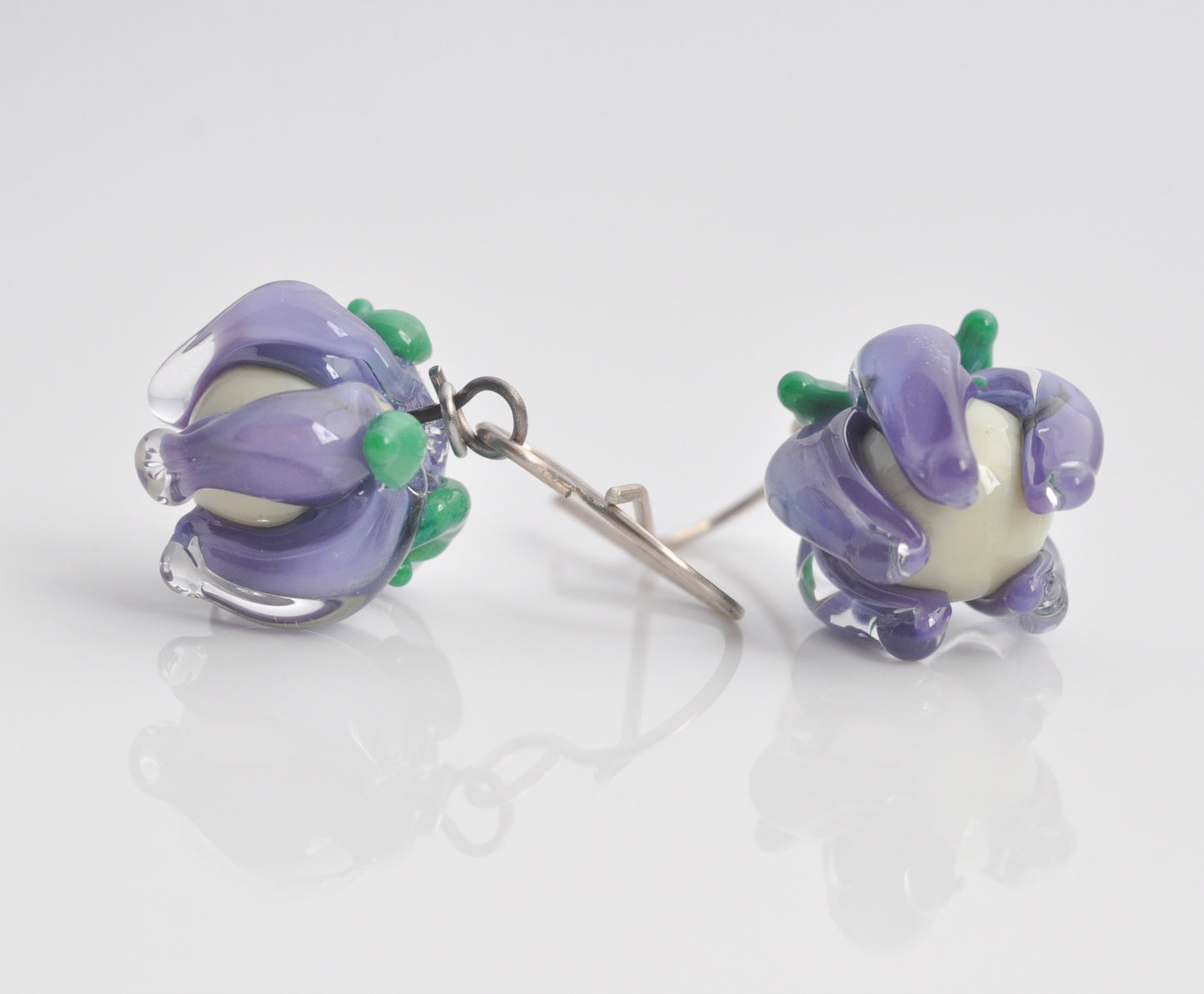 Earrings: Lily drops